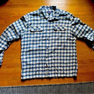 Patagonia men flannel - excellent condition